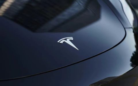 云恒制造：众人皆降我不降，特斯拉宣布国产Model 3/Y全系上涨2000元