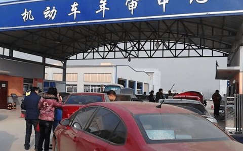 新车“6年免检”，很多人已吃过亏了！交警：搞错会被罚款、扣分（新车6年免检新规）