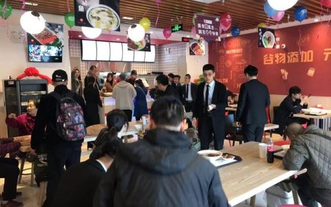 港谷快餐：开中式快餐加盟店新手怎么选适合的店铺-港式快餐菜单大全