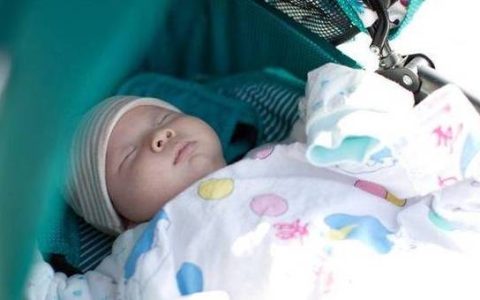 我生儿子老公送我一只玉镯子，得知镯子的真实价格，我转送给婆婆