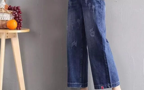腿粗的女人别乱穿裤子，这几款牛仔裤特显腿细，时髦经典又百搭(腿粗女孩穿牛仔短裤)