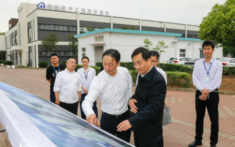 热烈欢迎江宁区委领导莅临云恒智能硬件工程服务基地调研指导