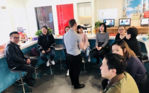 华尔街英语天津天河城中心举办VIP Seminar-Dress for success Party-天津华尔街英语培训学校有限公司