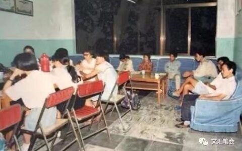 那件衣服我记得，料子厚而不透气|李凤群(这件衣服真好)