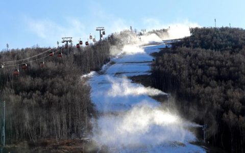 雪季来了！不去滑雪怎么知道自己有多溜-滑雪场不下雪能玩吗