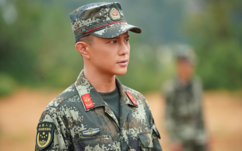 《特战荣耀》热播 杨彤变身热血班长(特战荣耀杨洋原著小说结局)