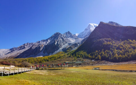 稻城亚丁，最美几月份？