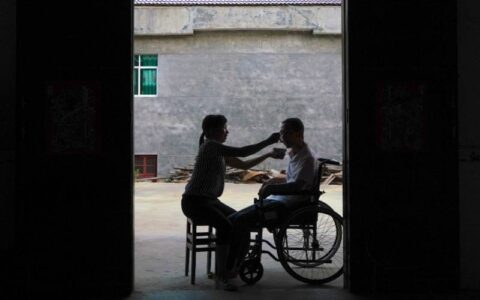 手抖≠帕金森病！九个小问题帮你自测帕金森-帕金森手抖怎么描述