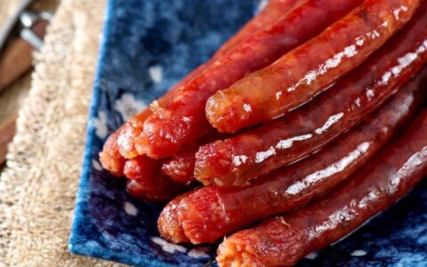 牛肉灌肠的制作方法，配方及流程全部告诉你，学到就是赚到(牛肉灌肠肠的做法大全)