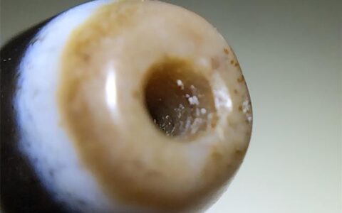 世间仅存两颗九眼天珠，一颗售价几千万，昂贵的天珠到底是什么？-九眼天珠价值