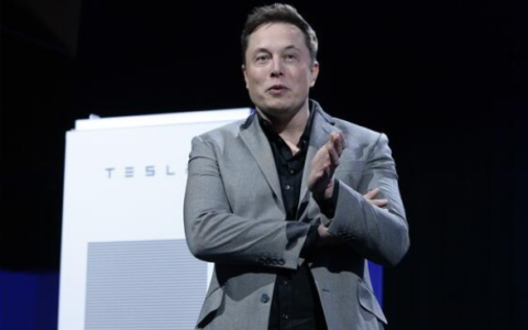 马斯克喊话这位美国作家：我给乌克兰捐了1亿美元，你捐了多少？-马斯克成为首富的原因