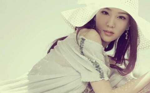 深爱在心，即使再痛也能忍住不去联系