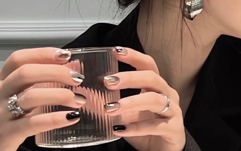 嘟嘟瓜美甲分享：巨好看的春日美甲！照着做美到爆！（美甲款式春天）