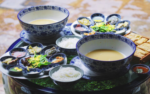 特色米线过桥米线的配方和制作方法！成都川和烹饪学校(过桥米线汤汁怎么做)