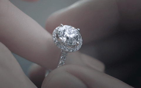 手是女人的第二张脸，戴对戒指简直美到爆！（手是女人的第2张脸）