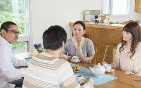 儿女双全好吗？等子女长大后才发现：全的是父母，牺牲的是女儿（儿女双全是一种什么体验）