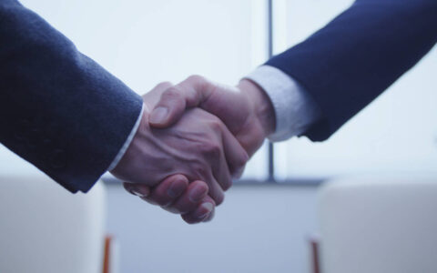 没人愿意干的暴利行业，你会选择哪一个创业？(没人愿意干的68个暴利行业 洗衣液批发)