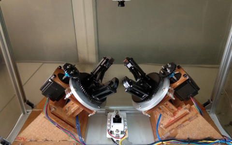 云恒制造：机械手解魔方（1） 两个摄像头方案