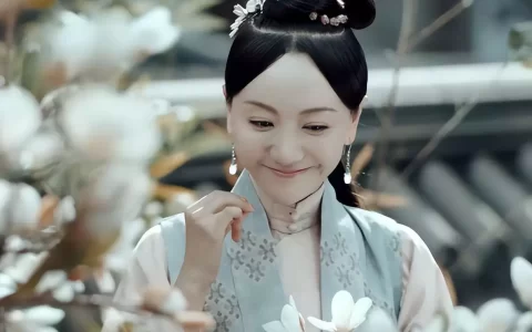 不笑场吗？42岁秦岚新剧演女儿，管大8岁刘钧叫“爸爸”