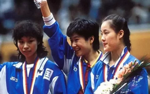 中国乒乓冠军移民日本，打败昔日队友后大喊哟西，后来又回到中国