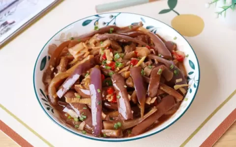 做鱼香茄子，学会这个简单做法，少油少调料，营养鲜美更好吃