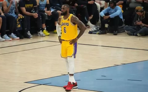 NBA季后赛｜詹姆斯累了 灰熊主场扳回一城