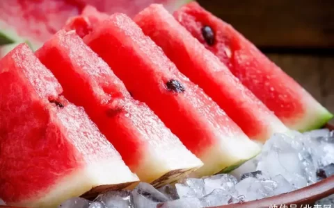 “隔夜西瓜”一口8400个细菌？还能吃吗？关键看这几点…