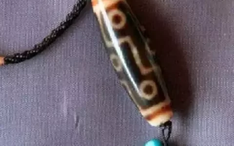 世上仅存2颗的“九眼天珠”，李连杰花2000万买一颗，今价值1个亿