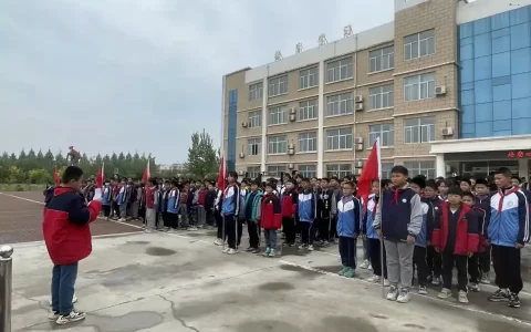 “红领巾 爱劳动”——广平镇麻庄小学开展劳动节主题活动痞幼到底怎么了？直接穿“情趣”内衣对镜拍照，网友：没眼看(红领巾爱劳动活动内容一年级)