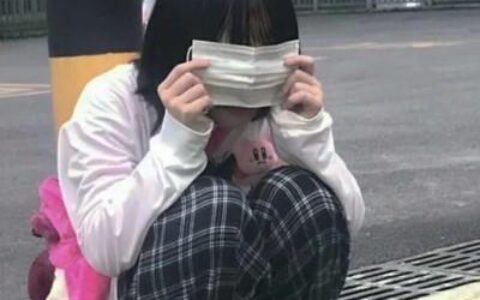 初中生穿起来“最显腿细”的3款裤子，款一难驾驭，款三适合大象腿！(初中生适合穿什么衣服好看)