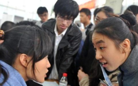 2022铁路局正式招聘，3类毕业生有望优先录取，学历要求严格（2021年铁路局校招哪些专业本科生）