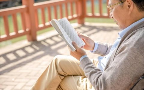 为什么大部分人退休后不愿再与同事有太多联系，看完就理解了-为什么退休拿不到养老金的原因