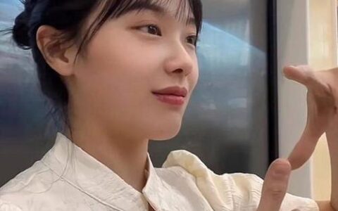 因“挖呀挖”爆火老师身陷6大传闻：签约网红、没有教师资格证！(挖呀挖呀说明我们什么)