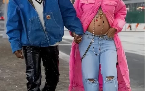 蕾哈娜街头拥抱男友，临产前遭受这种打击，真的是心烦意乱-蕾哈娜男友rocky