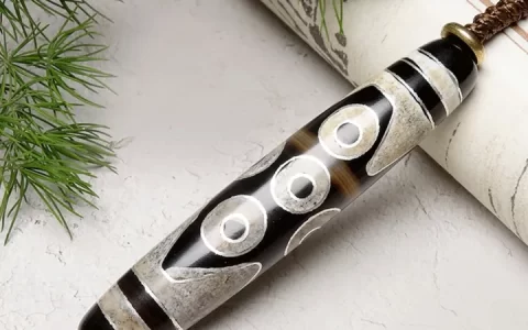 西藏天珠，为何被称为天地灵石？-揭秘西藏天珠的神秘传说是谁