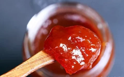 奶奶教我制作枇杷膏，原来步骤如此精细复杂，才能止咳清肺润喉!(怎么样制作枇杷膏)