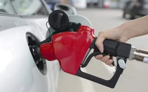 油价周末休市，今日加油站92号/95号汽油售价表，翻牌回复粉丝留言（今日油价消息:6月6日调整后,加油站92号、95号汽油限价）