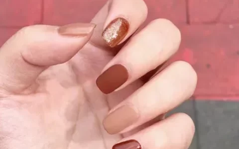 这里可能是最全的新年美甲集合了-新年美甲图片2021简单大方红色衣服