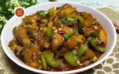 5分钟就学会，茄子的三种经典家常做法，简单实用又好吃！-茄子的做法 最正宗的做法视频