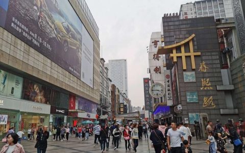 未来利润高又不起眼的暴利赚钱行业是什么？看看哪个适合你（未来有哪些行业会是暴利行业?）