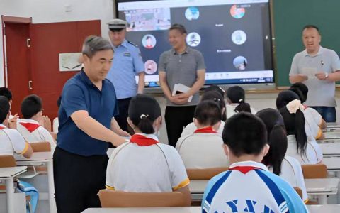 海淀交警深入辖区六一小学开展电动三四轮车主题交通安全宣传教育