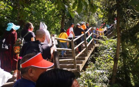 值得借鉴：从老君山旅游爆棚，预想今年十一黄金周旅游攻略(2021年10月老君山门票免费吗)