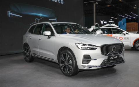 拿优惠换销量？沃尔沃XC60降价小10万，配2.0T+8AT性价比太高了（沃尔沃xc60价格优惠幅度）