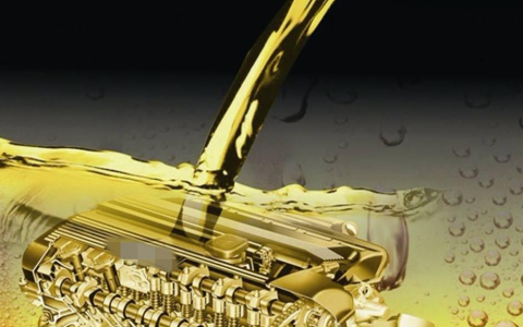 如何根据车辆品牌和使用环境选择合适的机油？