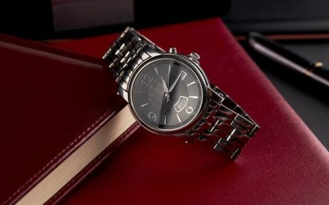 罗西尼手表属于什么档次，戴罗西尼手表丢人吗？（罗西尼手表好不好）