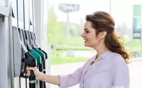 油价调整：今晚油价不涨了，年内首次搁浅来袭，下次调整10月24日贾玲“整容式”近照曝光：暴瘦40斤，颜值逆天，我却笑不出来（油价调整时间今天涨价还是明天）