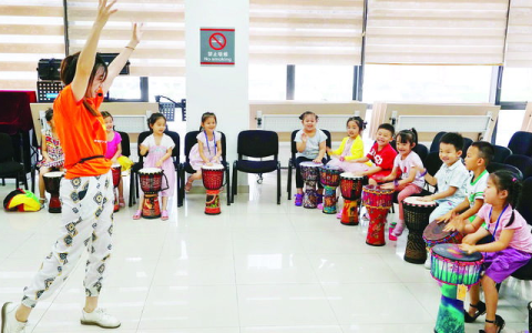 惠州文化馆公益培训暑假班开班 少儿硬笔书法最受欢迎(惠州书法协会新会员名单)