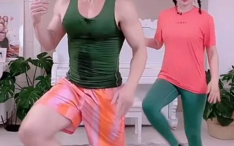 与周杰伦历经生死，靠健身直播吸粉超千万，“虐妻”出圈刘畊宏(周杰伦健身房名字叫什么)