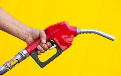 油价调整最新消息：今日6月1日，92、95号汽油预计下调200元/吨(油价调整6.28)