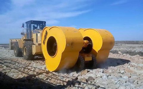 冲击压路机常用的千焦单位是什么意思？冲击式压路机和振动压路机的根本区别在哪里？(25kj冲击式压路机有多少吨?)